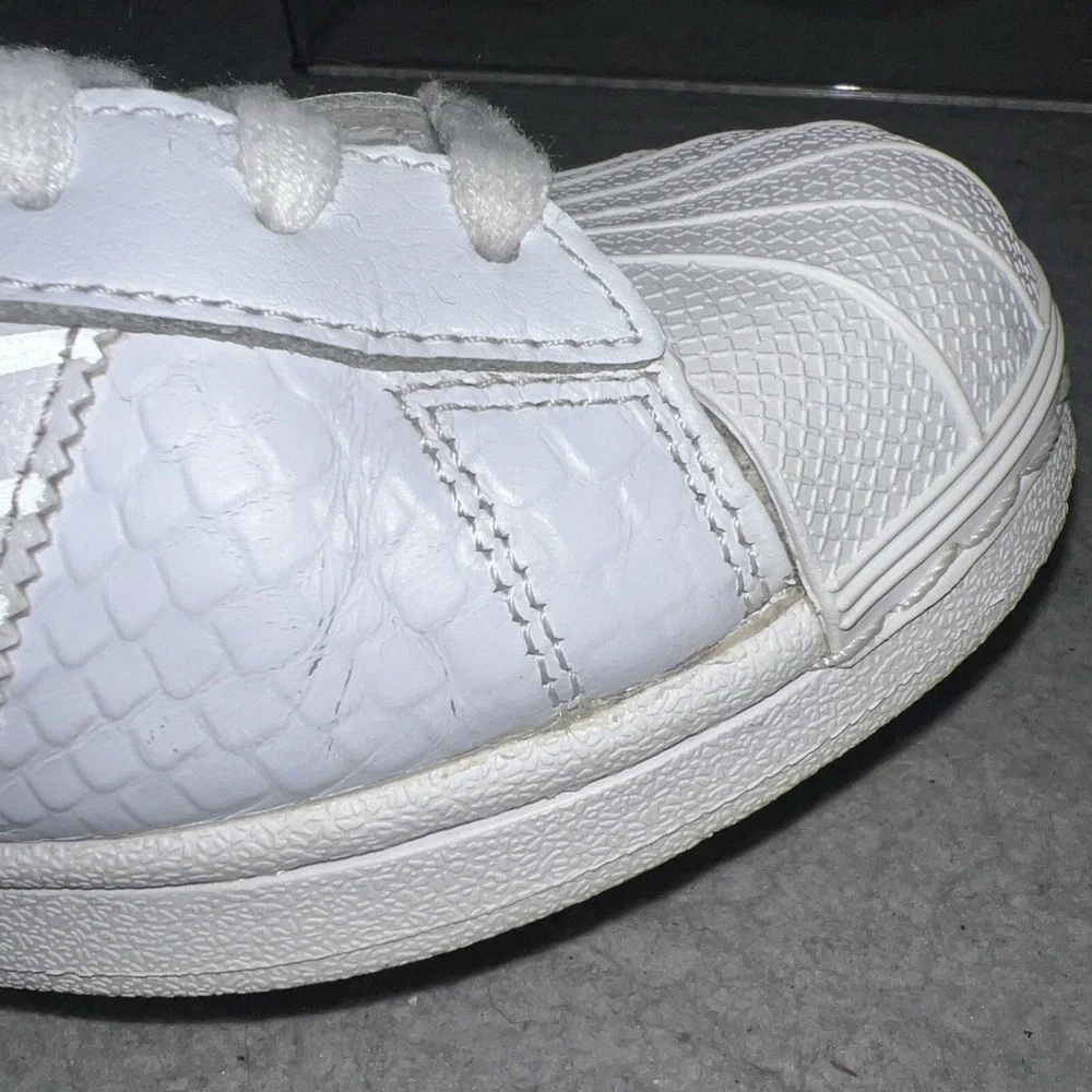 adidas Originals Pro Model Sneakers Men's 8½ Reflective Snake Skin Shoes D69287